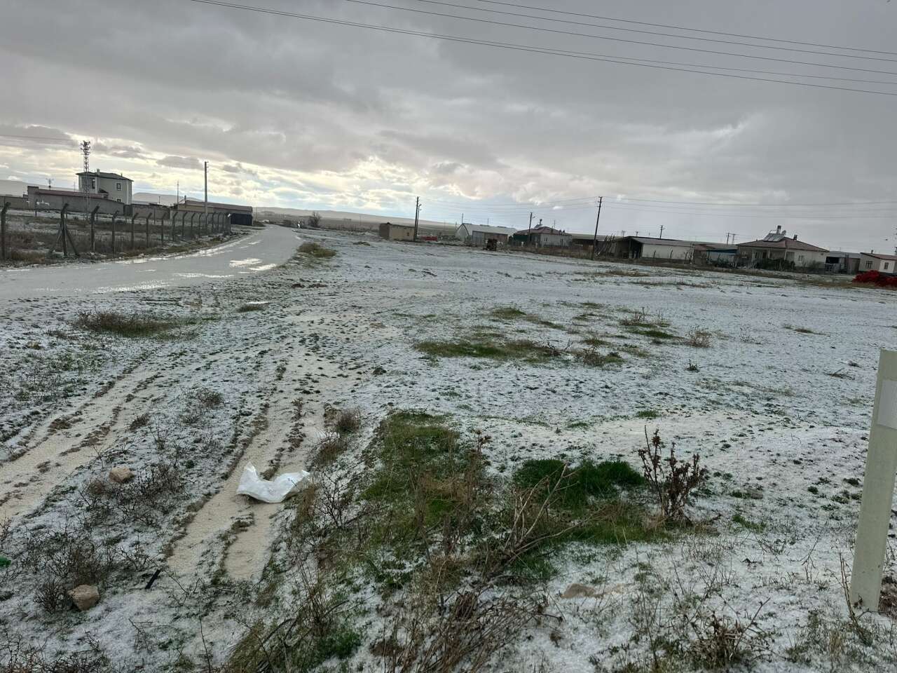 Konya’da etkili olan yağmur yerini dolu yağışına bıraktı 8